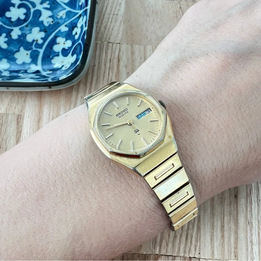 Vintage Seiko ladies gold tone dress watch NEW BATTERY